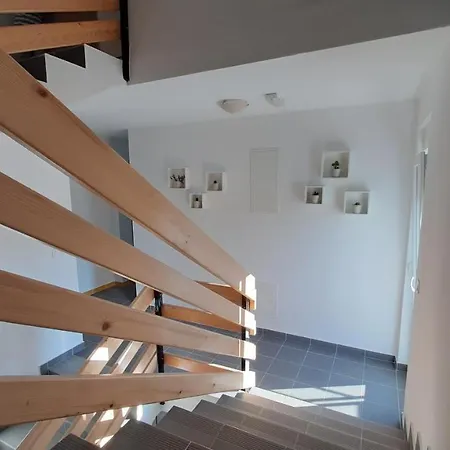 Posteja 3* ザダル